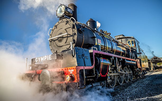 Mary Valley Rattler steam train departing Gympie station.