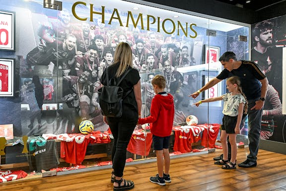 liverpool fc stadium tour with audio guide-5