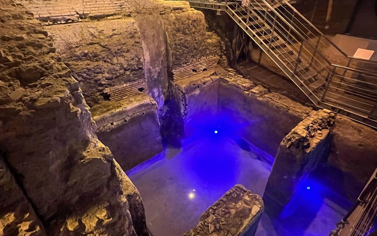 Geführte Tour durch die Gänge des Untergrunds des Stadtteils Trevi — 2