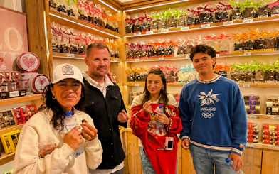 Bruges Small-Group Walking Tour with Canal Cruise and Belgian Praline Tasting