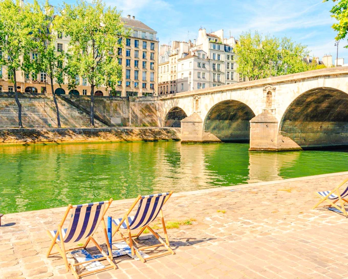 Paris Le Marais Self-Guided Walking Tour and Scavenger Hunt
