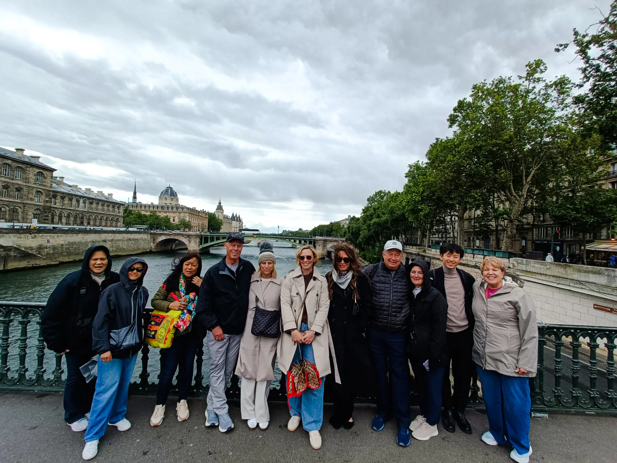 tur pietonal prin reperele principale ale orașului paris-1