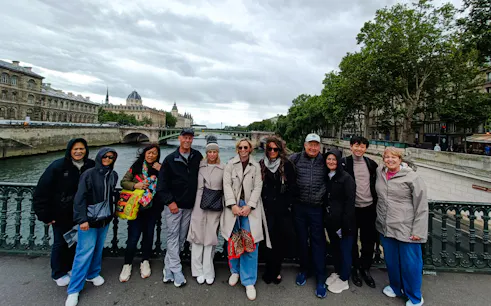 tur pietonal prin reperele principale ale orașului paris-1