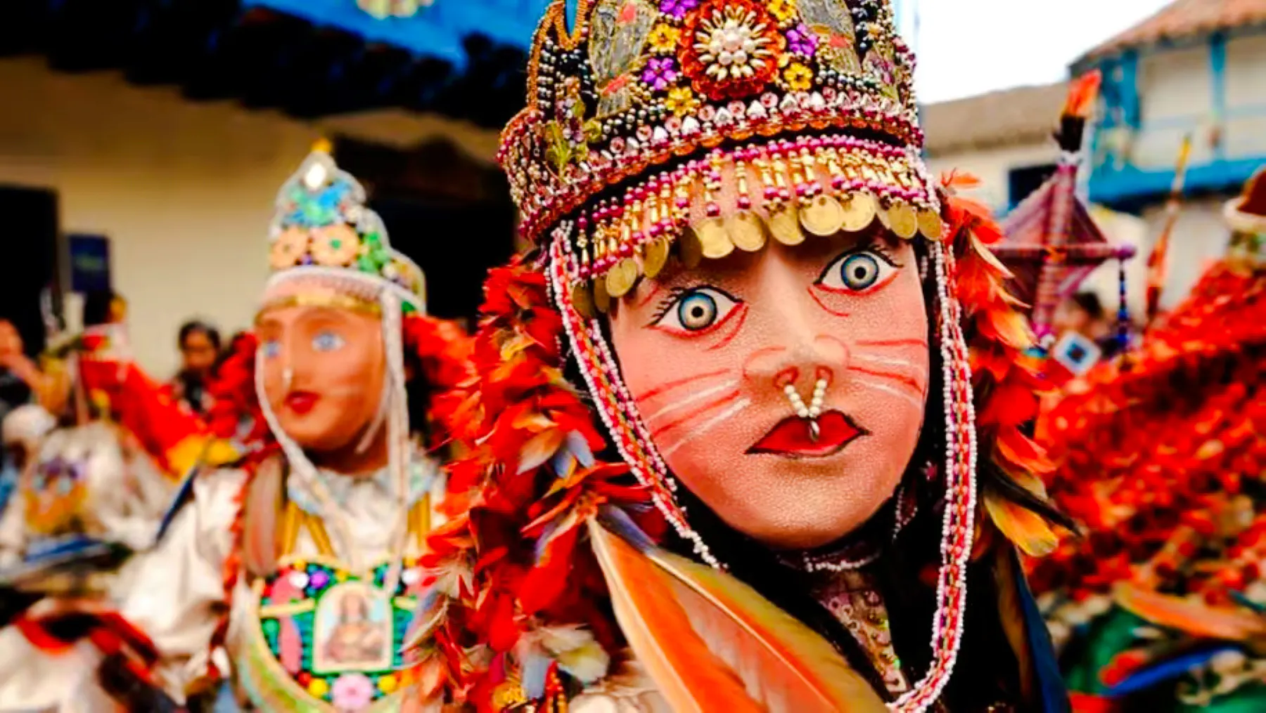 {
  "experiencename": "from cusco: paucartambo virgen del carmen festival & tres cruces viewpoint tour"
}-9