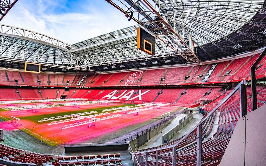 hoe hoog is de johan cruijff arena