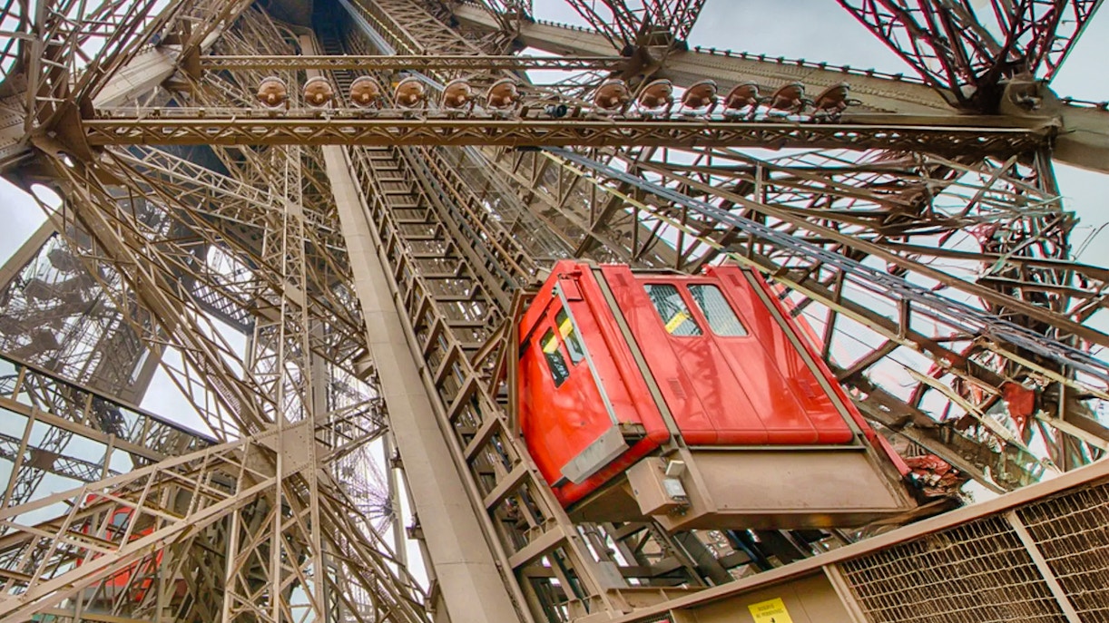 Plan Your Visit to the Eiffel Tower: Essential Tips & Info