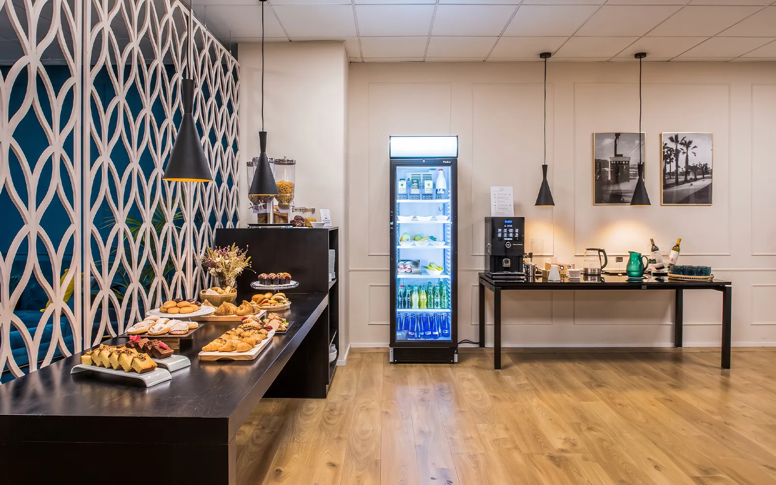 Buffet and refreshments at Sleep & Fly Business Center, Barcelona El Prat Airport (T1).