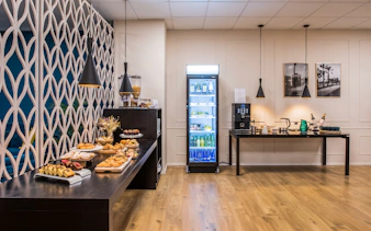 Buffet and refreshments at Sleep & Fly Business Center, Barcelona El Prat Airport (T1).