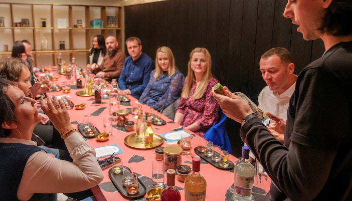 Edinburgh distillery tour showcasing whisky tasting experience.