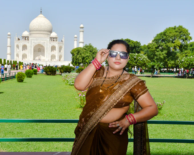 From Delhi: Private Taj Mahal and Agra Fort Tour with 5-Star Lunch and Entry Tickets