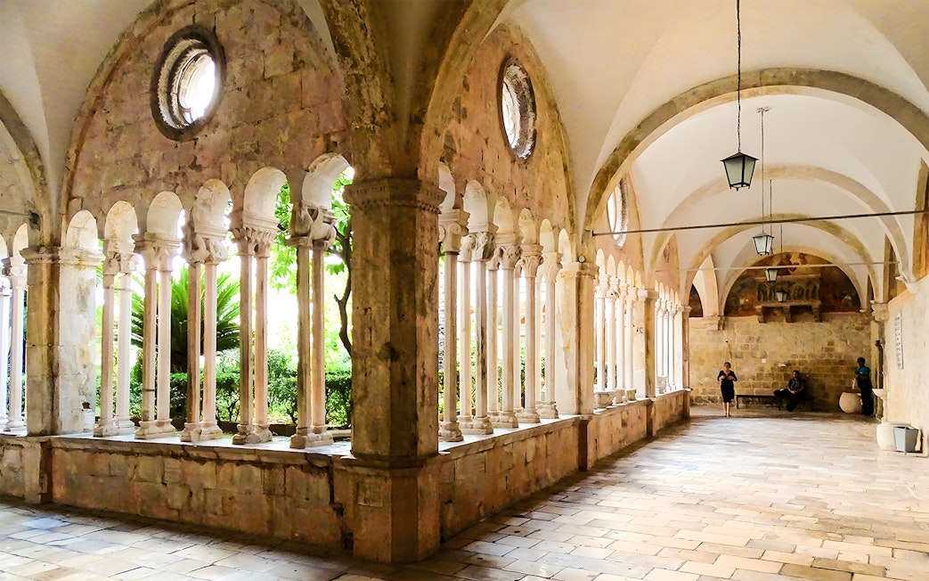 Dubrovnik cloister with arches, part of Game of Thrones tour.