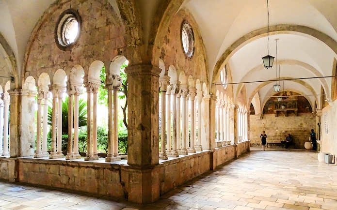 Dubrovnik cloister with arches, part of Game of Thrones tour.