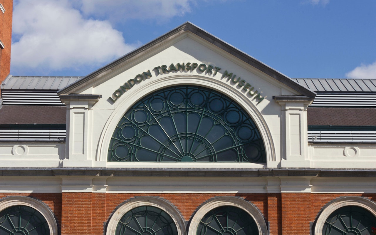 In un'unica combo: Museo dei Trasporti di Londra + Biglietti per la Torre di Londra con accesso ai gioielli della Corona — 2