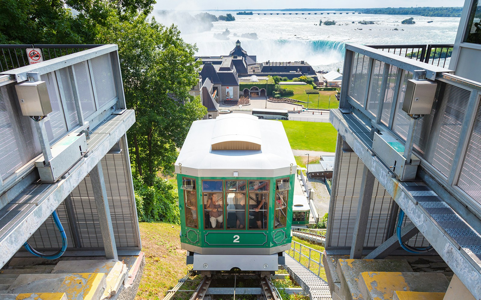 Paseo en teleférico Whirlpool