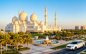 stadtrundfahrt durch abu dhabi mit besuch der scheich-zayid-moschee und eintritt in den qasr al watan-3