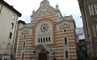 Great Synagogue facade in Bucharest, part of the Jewish Bucharest exploration game.