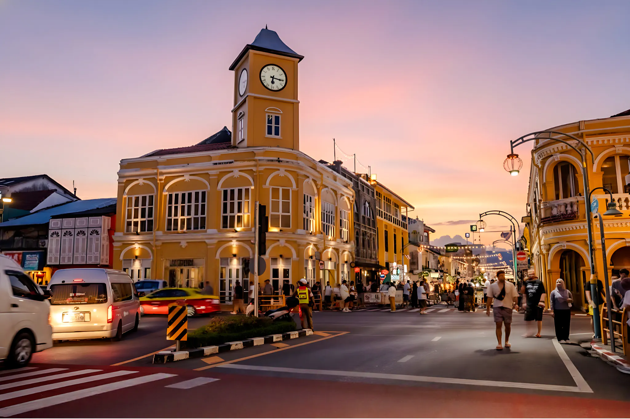 Phuket Half Day City Tour with Local Guide