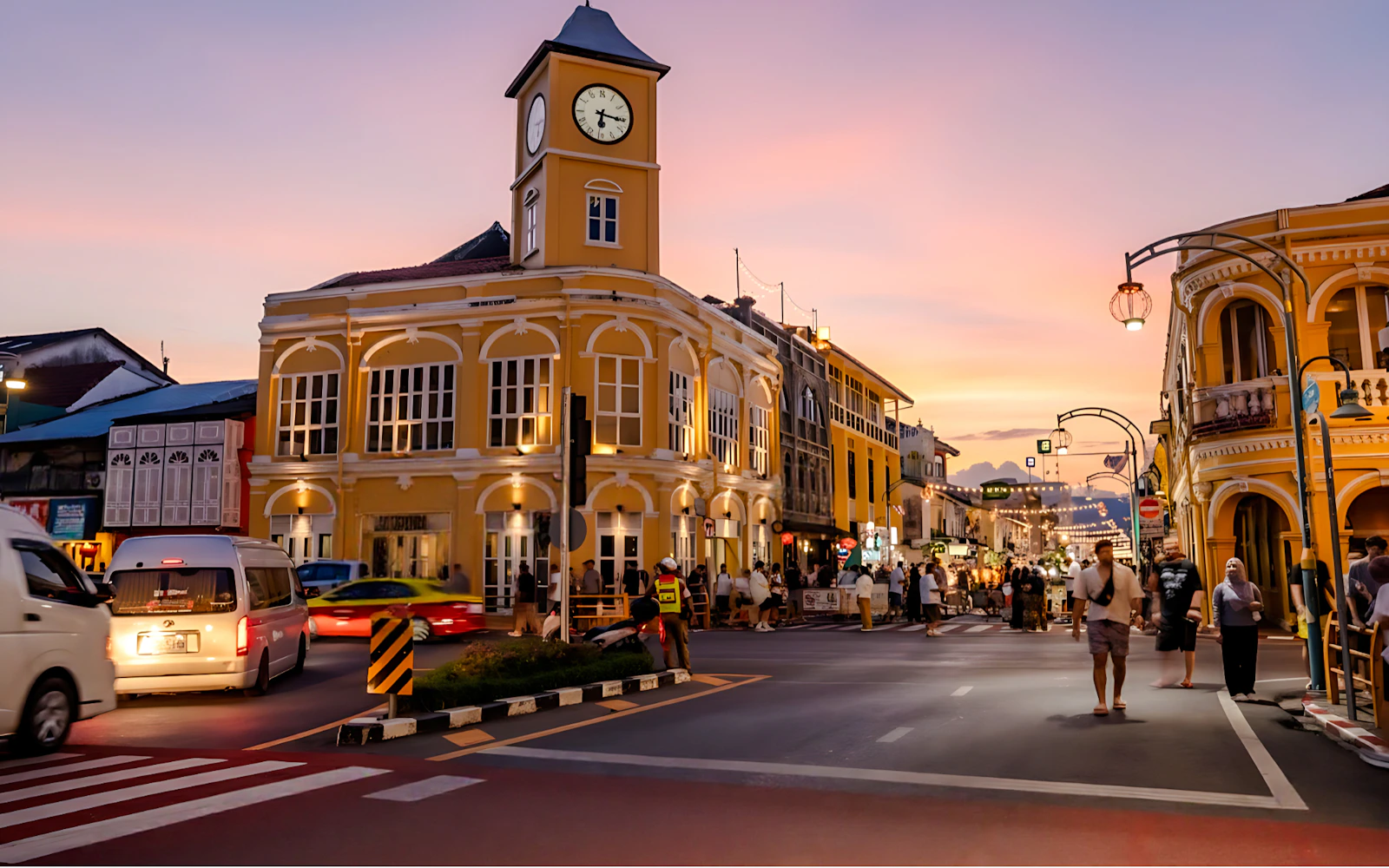 Phuket Half Day City Tour with Local Guide
