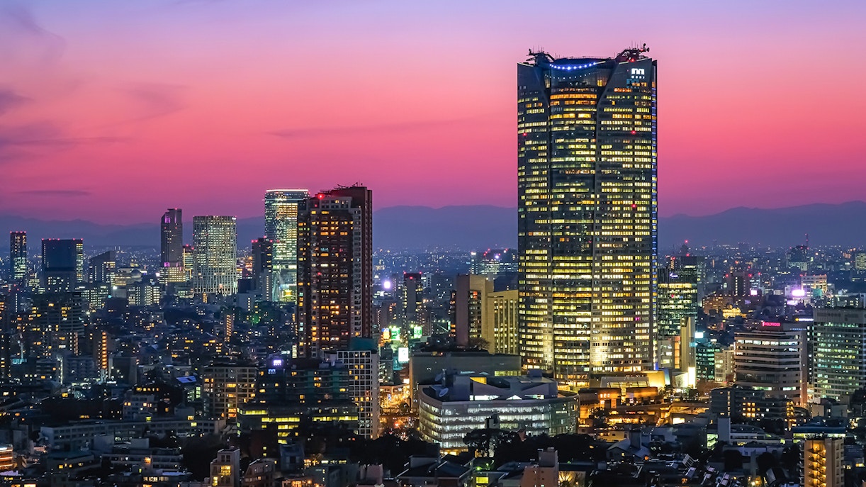 Roppongi Hills at dusk