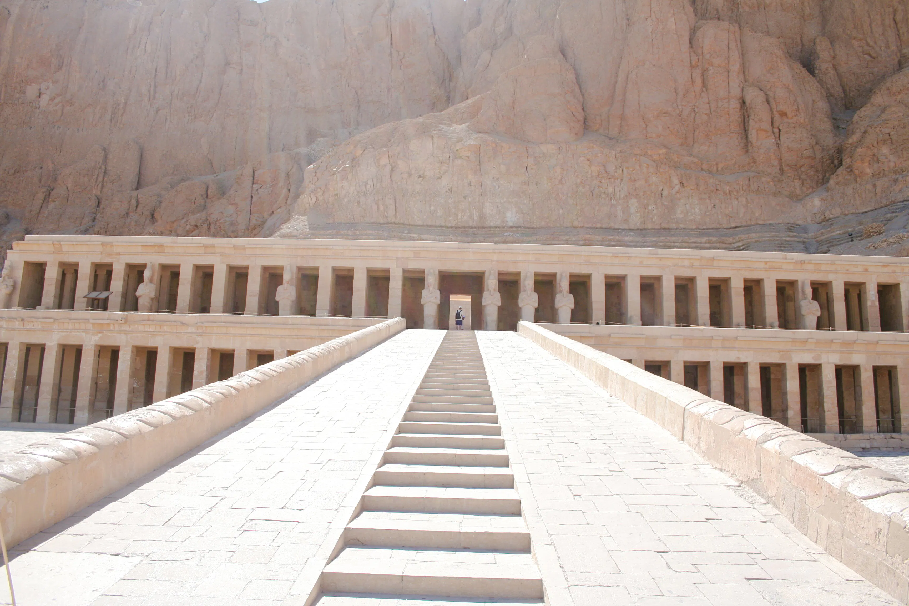 tour privado pela margem oeste de luxor: vale dos reis, vale das rainhas e templo de hatshepsut-1