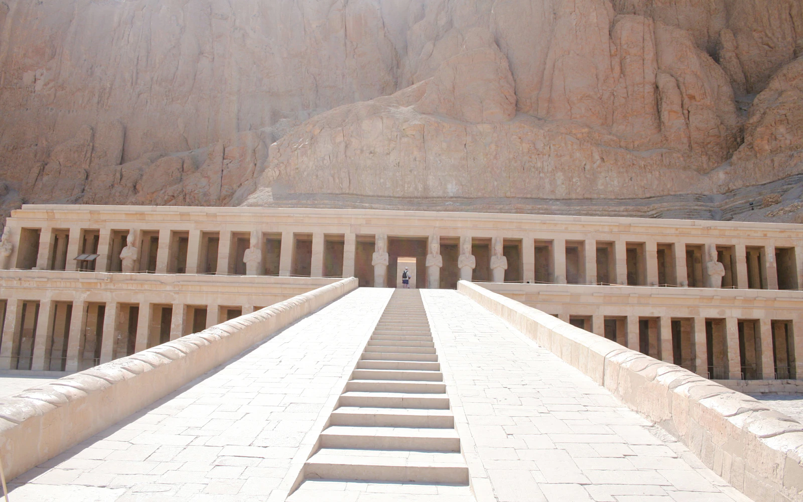 Luxor West Bank Private Tour: Valley of the Kings, Valley of the Queens & Hatshepsut Temple