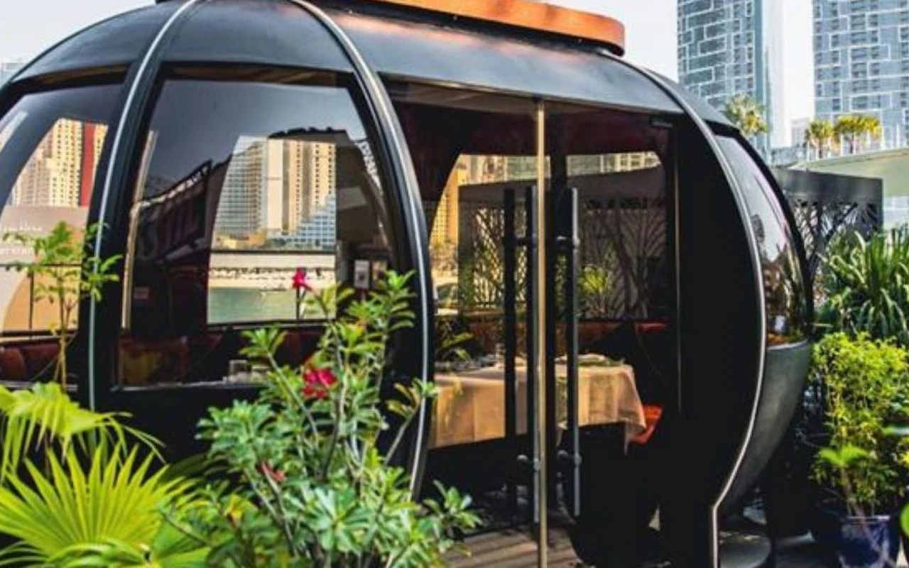 Privates Pod-Dinner-Erlebnis in Dubai mit einem 4-Gänge-Menü mit panasiatischen Gerichten und Blick auf die Skyline — 5