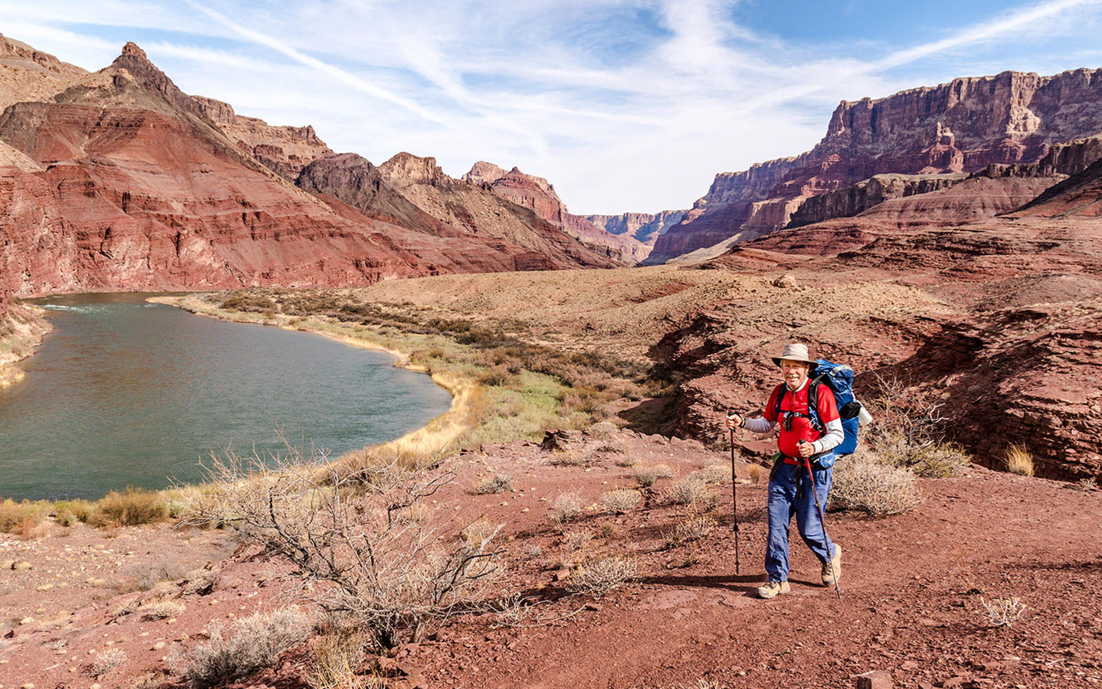 Hikers on Beamer Trail with scenic views of the Grand Canyon, Arizona.