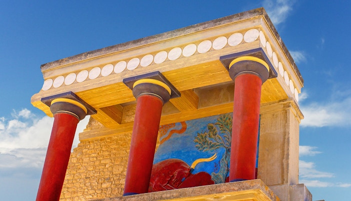 About the Heraklion Palace of Knossos