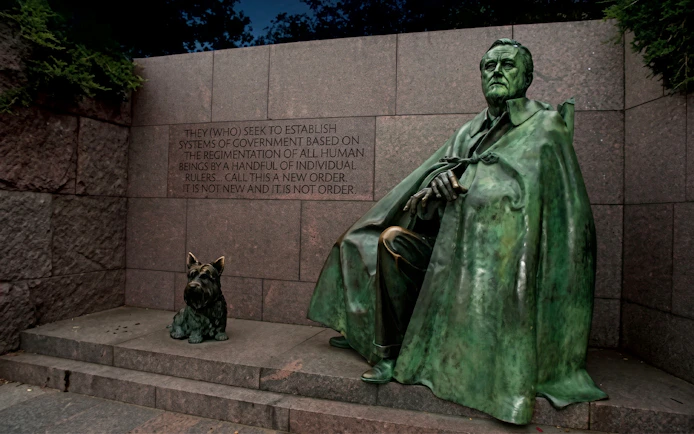 Statue of Franklin D. Roosevelt and his dog at the FDR Memorial, Washington DC.