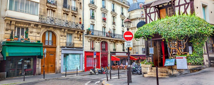 Montmartre Tour - Rue des Abbesses