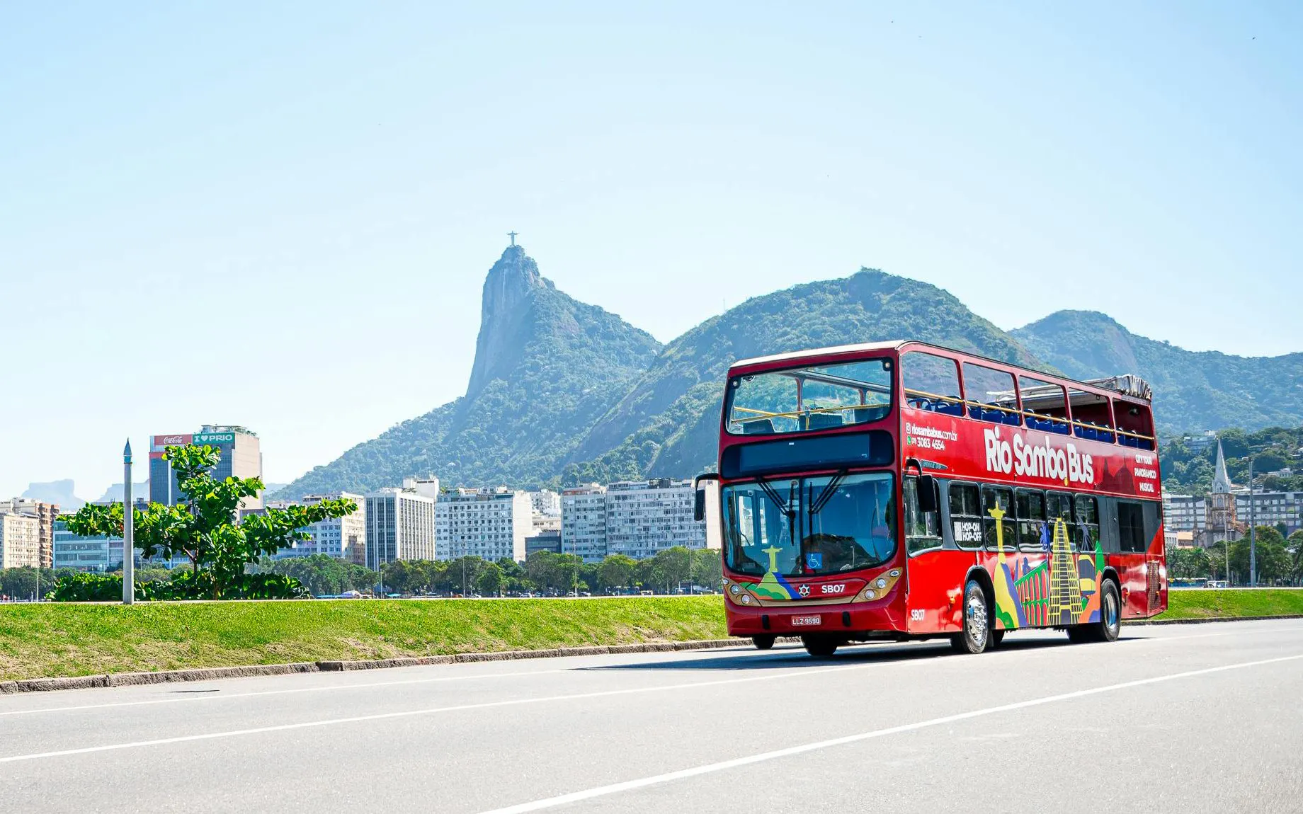 Rio Samba Bus in front of Sugarloaf Mountain, Rio de Janeiro Hop-on Hop-off Tour.