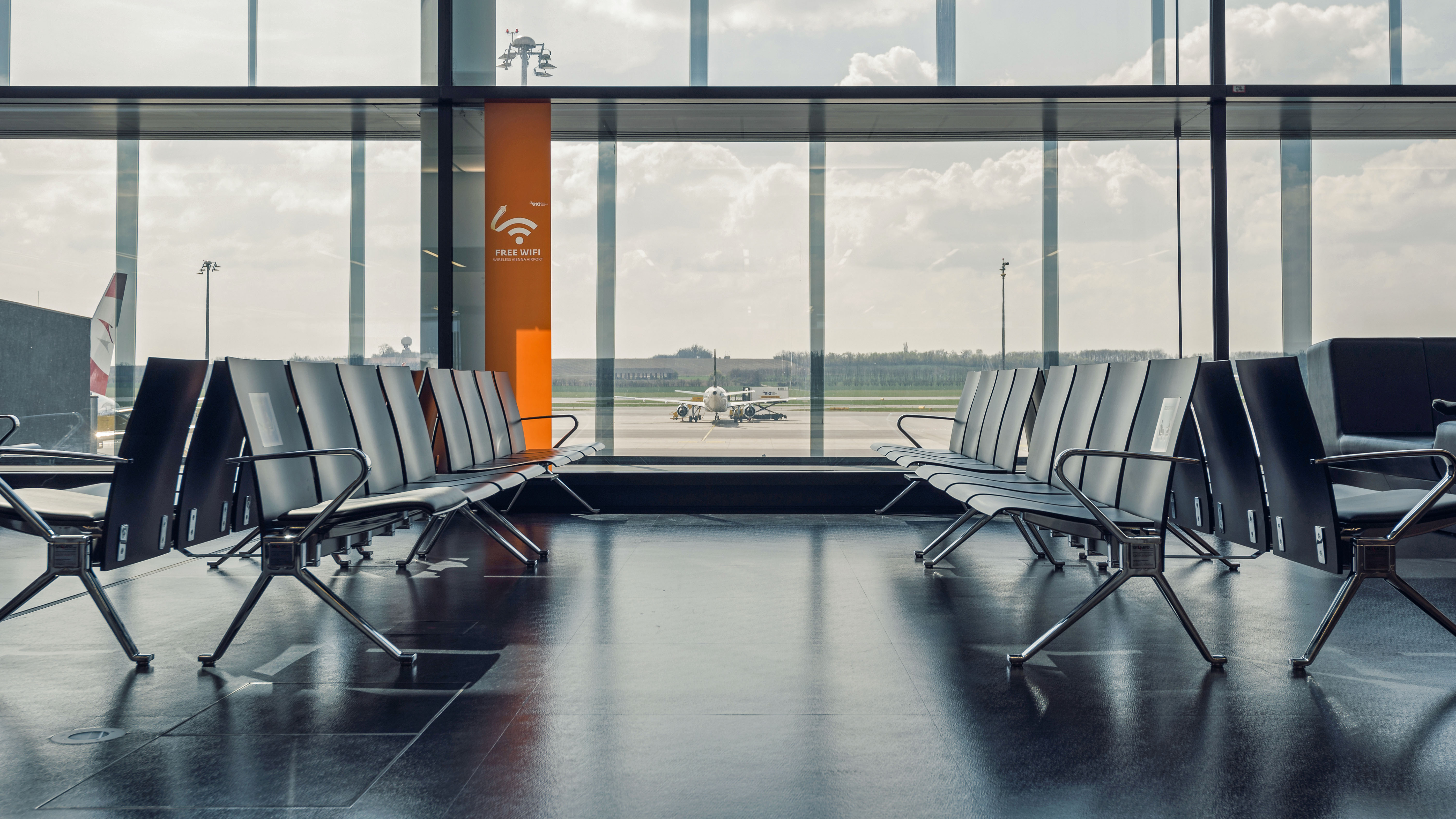 Amsterdam Airport Schiphol (AMS)