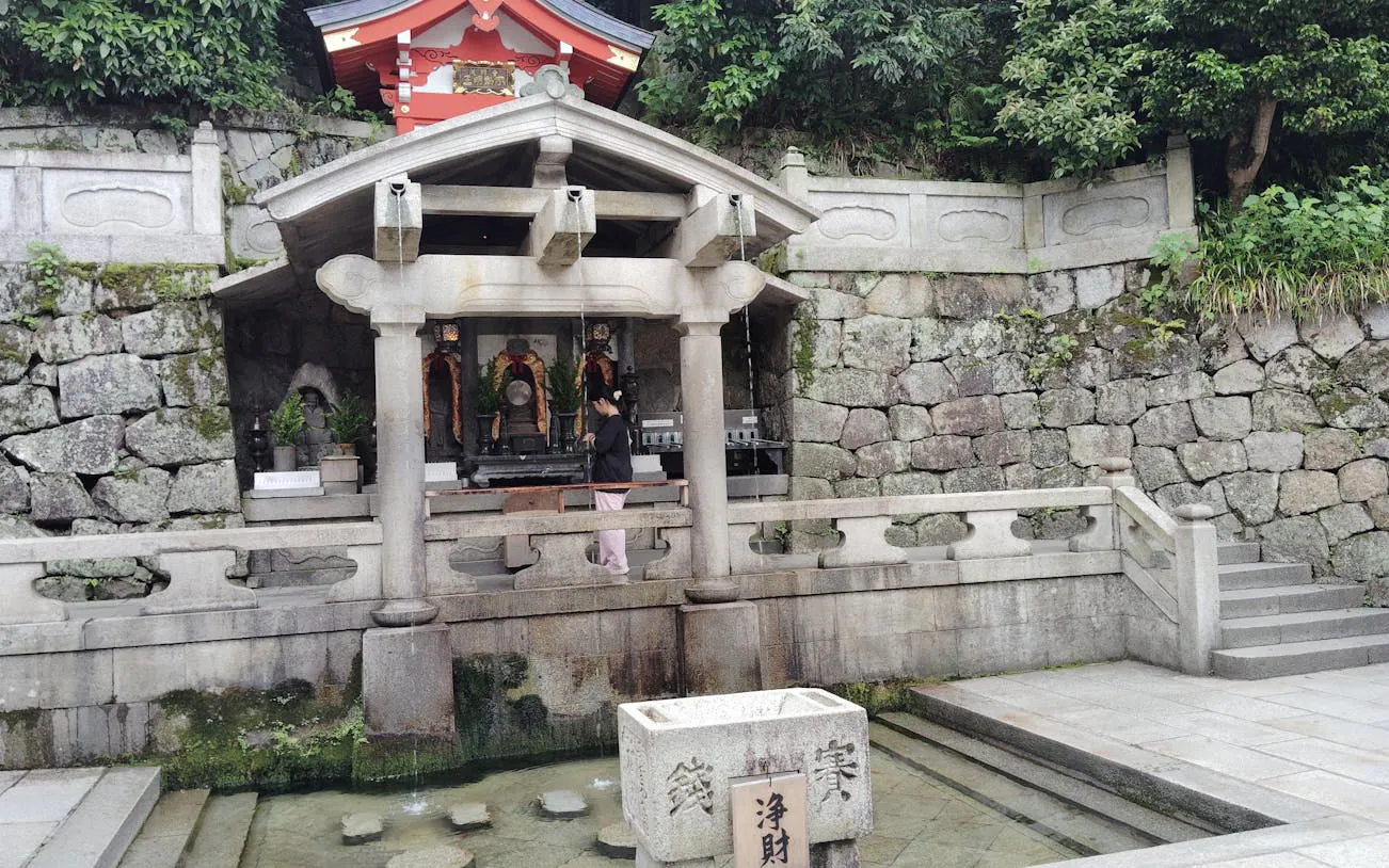 Kiyomizu-dera Guided Group Tour with Entry Fees in Kyoto Image 10