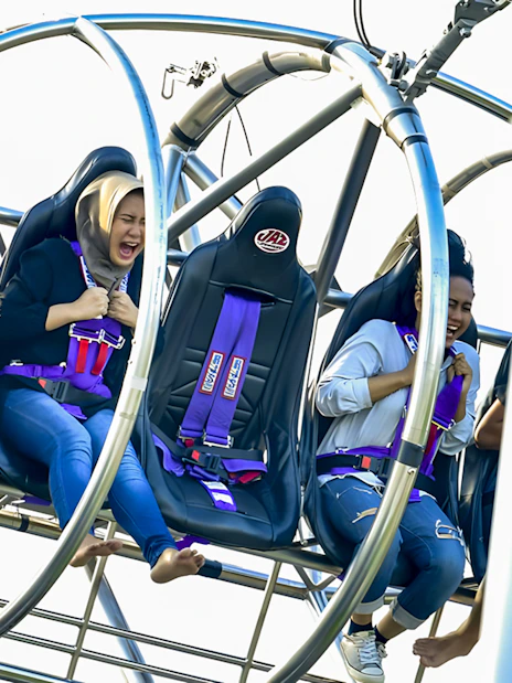 Triangle Slingshot Ride Slingshot Singapore Tickets | Best Price Online