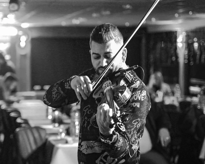 Istanbul Bosphorus Dinner Cruise with Unlimited Alcoholic Drinks and Turkish Night Show