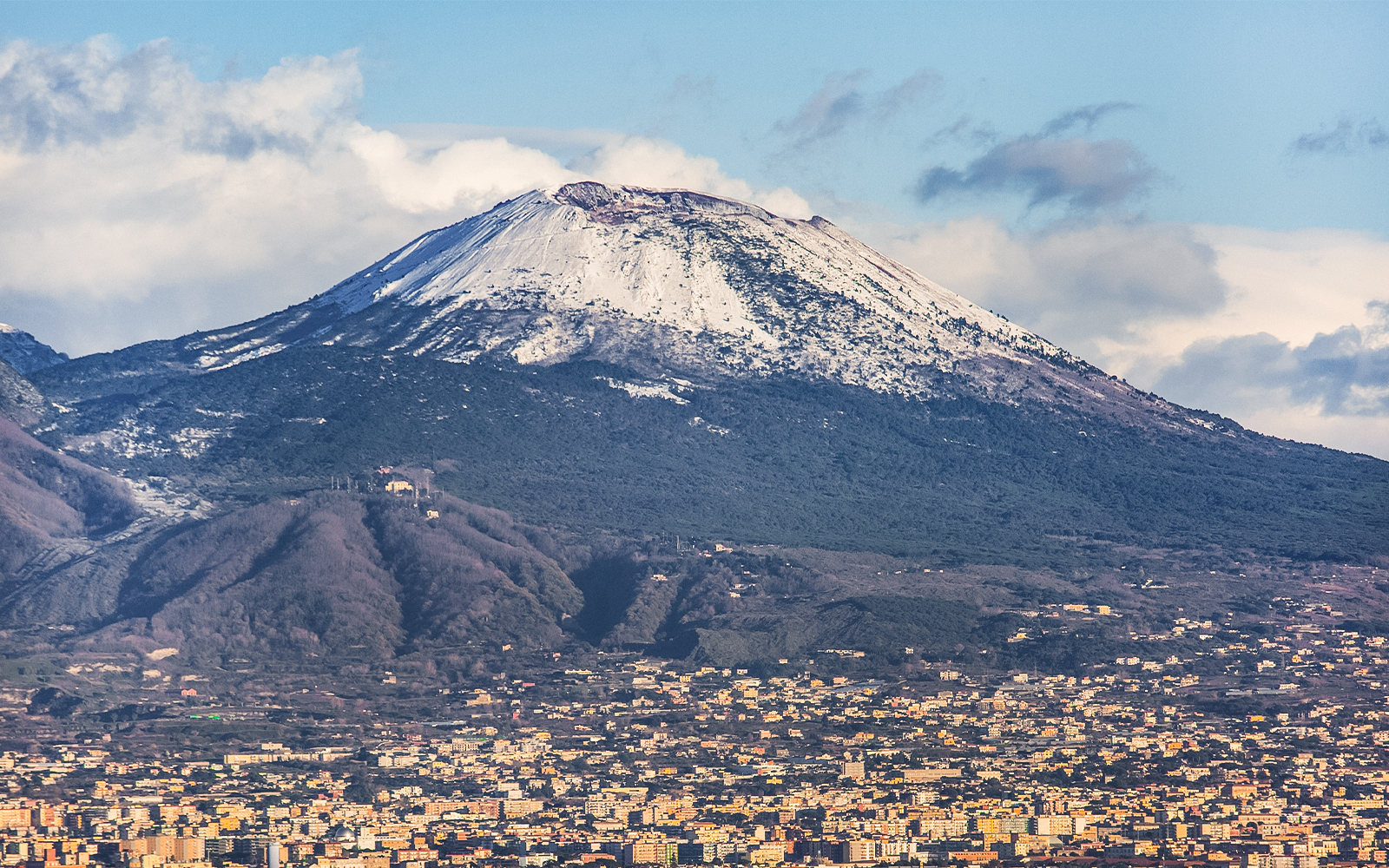 mount vesuvius in snow