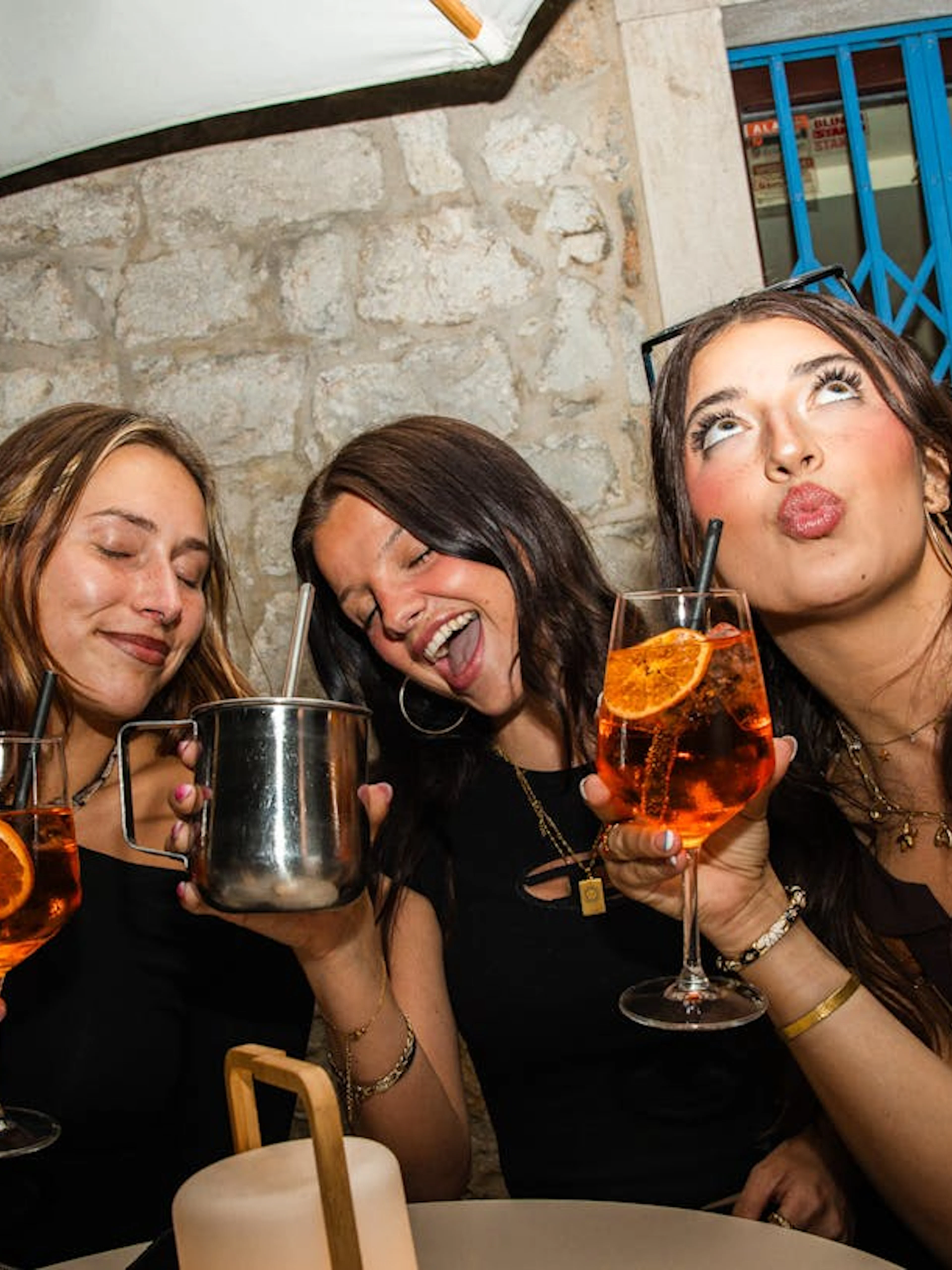 split after dark: pub crawl-1
