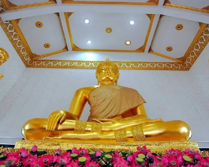 Bangkok Guided Temple Tour with Transfers: Wat Paknam, Pink Ganesh, Wat Saman (Product 55519)