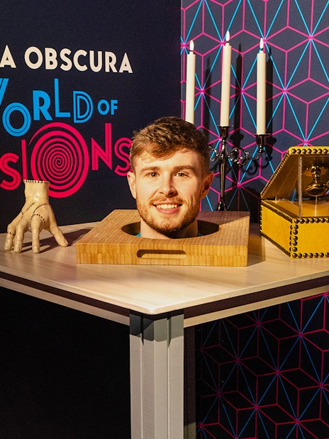 Severed head illusion at Camera Obscura & World of Illusions, Edinburgh exhibit.