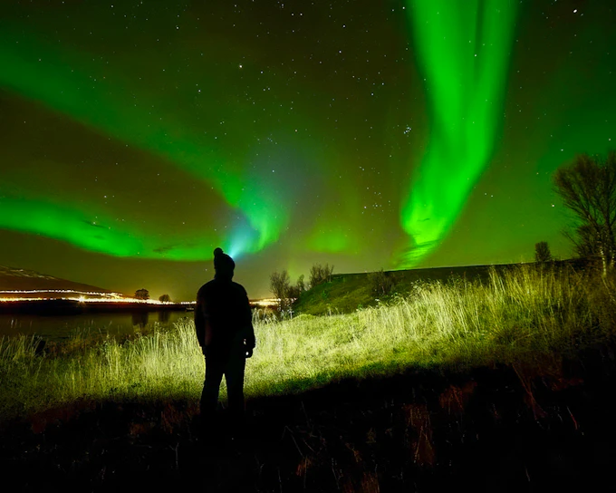 3 to 4-Hour Aurora Borealis Lights Chase Small-Group Tour by VIP Minivan