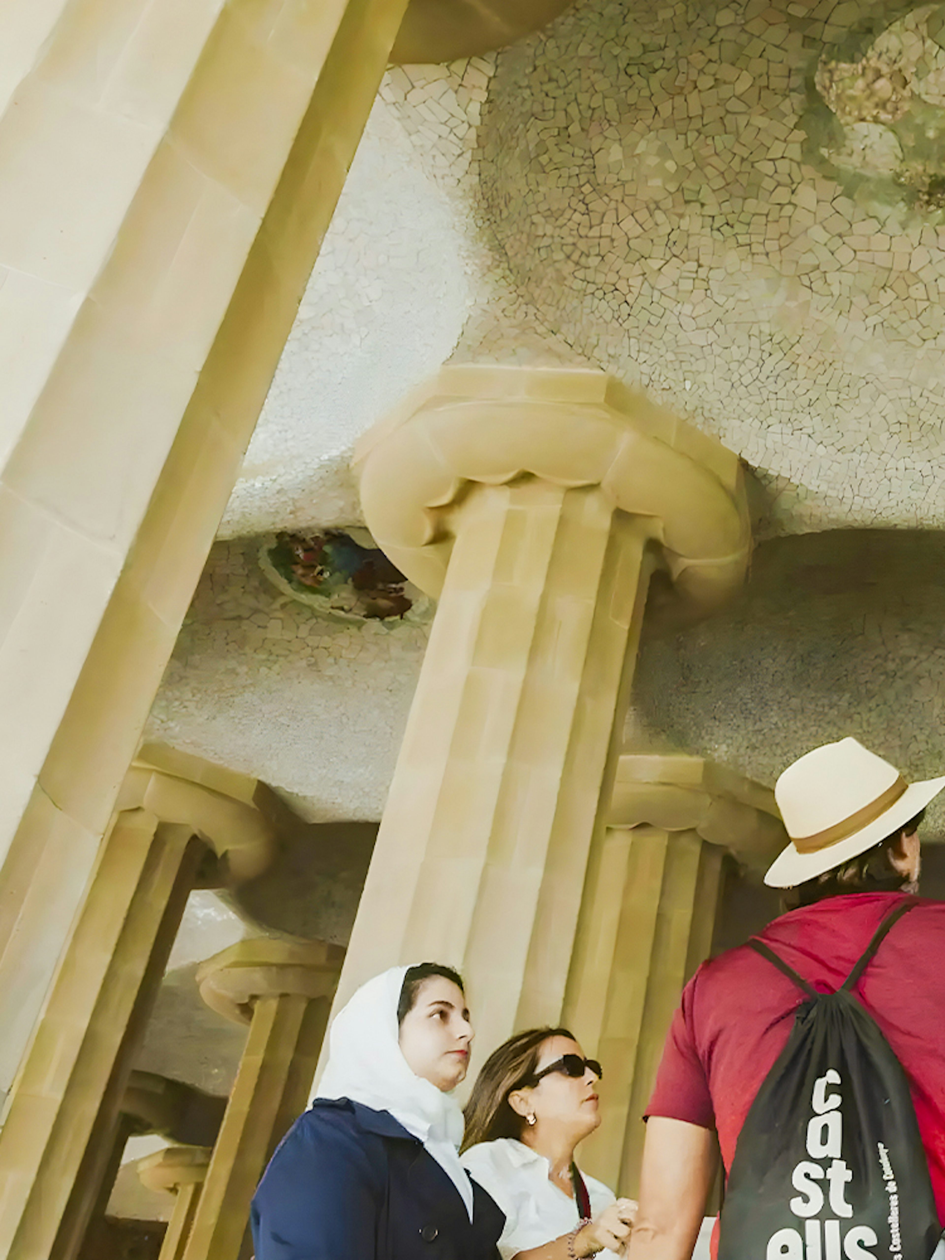 visite guidée privée du parc güell en petit groupe avec billets coupe-file-1