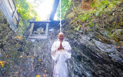 la cascade cachée de fushimi inari à kyoto : une expérience rituelle sacrée à takigyo-2