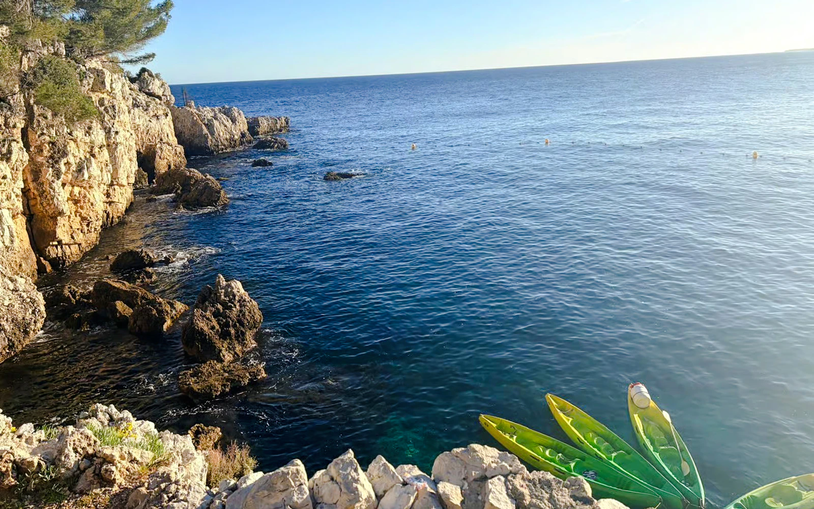 Cap d'Antibes and Billionaires' Bay Guided Kayak and Snorkeling Tour with Picnic or Aperitif Image 3