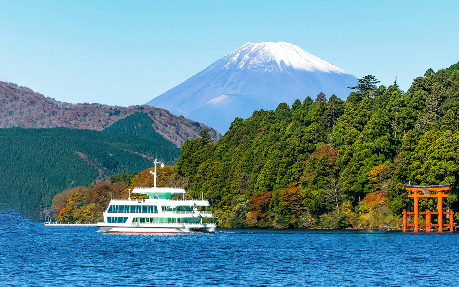 Lake Ashi cruises