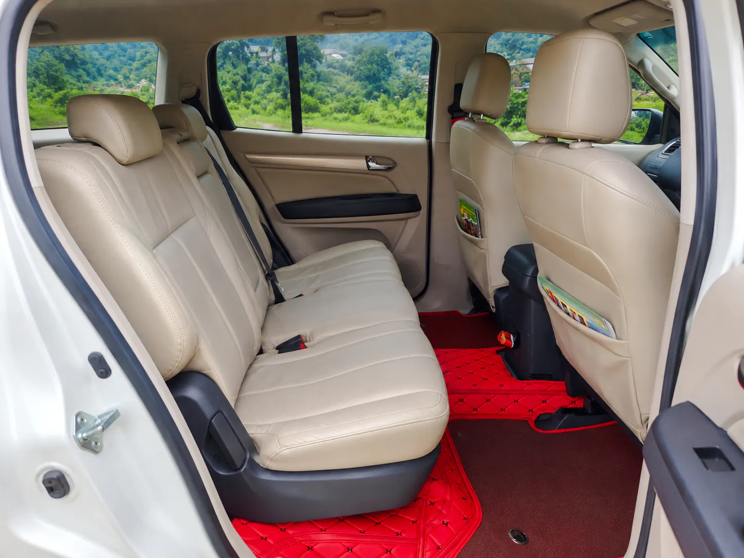privat suv-transport mellom flyplassene i bangkok (bkk/dmk) og hotellene i bangkok-7