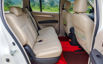 privat suv-transport mellom flyplassene i bangkok (bkk/dmk) og hotellene i bangkok-7