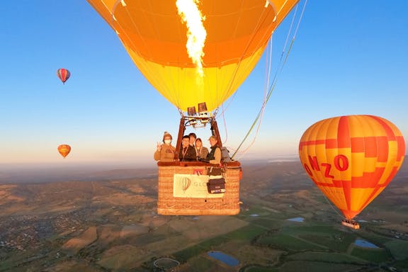 sunrise hot air balloon flight over the yarra valley-7