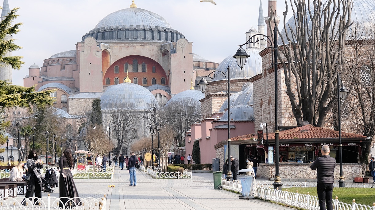 Visitors exploring Hagia Sophia in Istanbul with a private guide.