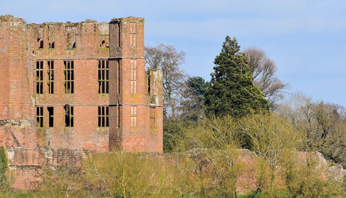 Kenilworth Castle ruins with Elizabethan Garden in Warwickshire, England.