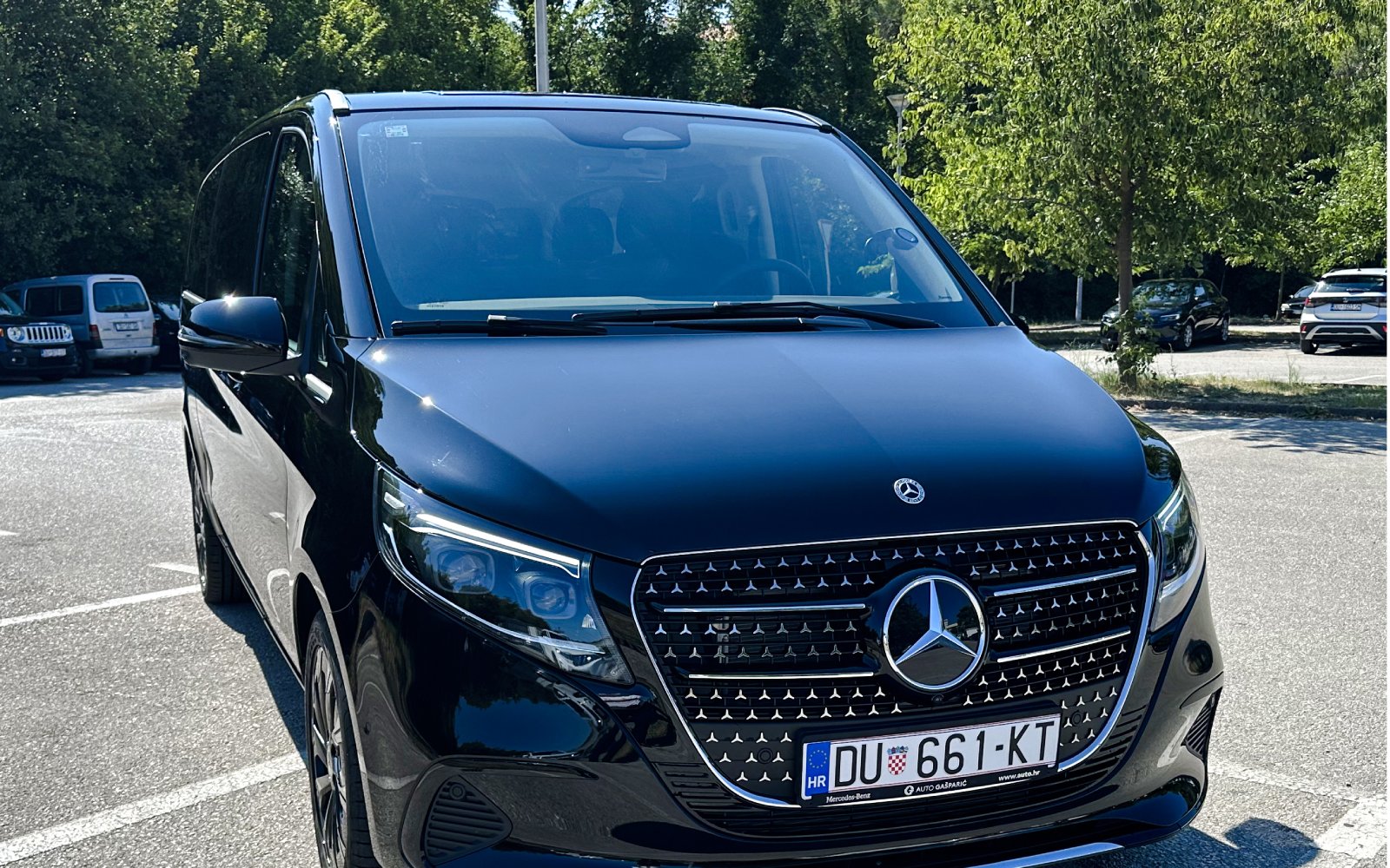 Transfer vehicle for Krka Waterfalls and Šibenik Private Tour from Split.